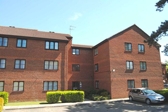 1 Bedroom Flat To Rent In Old Mill Gardens, Berkhamsted, HP4