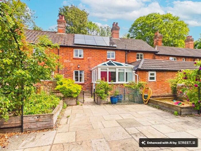 2 Bedroom Terraced House For Sale In Mount Pleasant, Freefolk, RG28