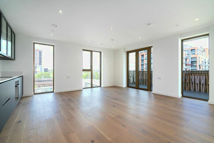 3 Bedroom Flat To Rent In Ashley Road, London, N17