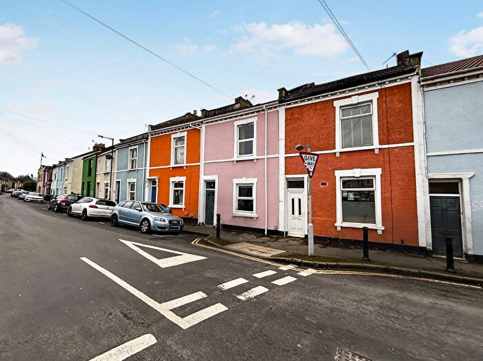 2 Bedroom Terraced House For Sale In Chelsea Road, Easton, Bristol, BS5
