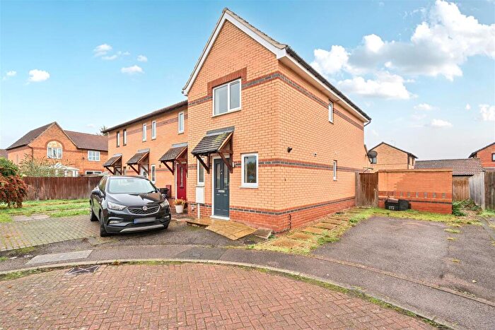 2 Bedroom Detached House For Sale In Johnson Avenue, Brackley, NN13