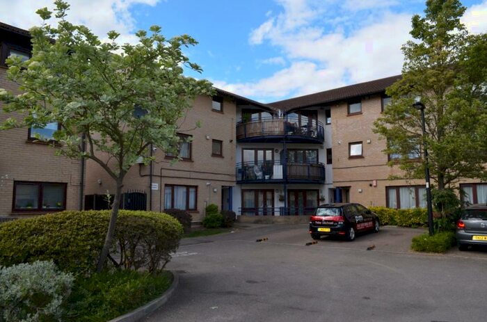 2 Bedroom Flat To Rent In Shapland Way, Palmers Green, N13