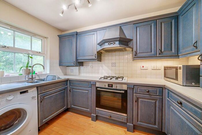 2 Bedroom Flat For Sale In Clockhouse Place, London, London, SW15