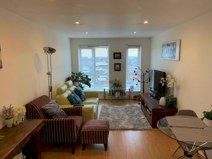 1 Bedroom Apartment To Rent In Hive, Masshouse Plaza, Birmingham, B5