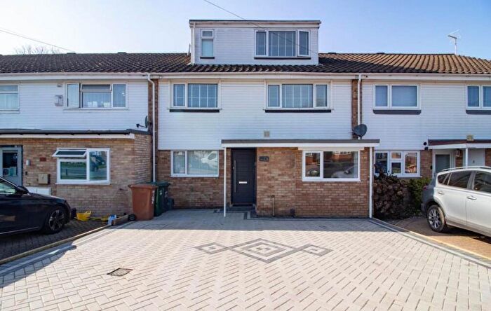 5 Bedroom Terraced House For Sale In Alva Way, Watford, WD19