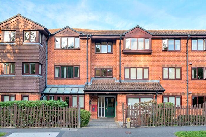 1 Bedroom Apartment For Sale In Wordsworth Drive, Cheam, Sutton, SM3