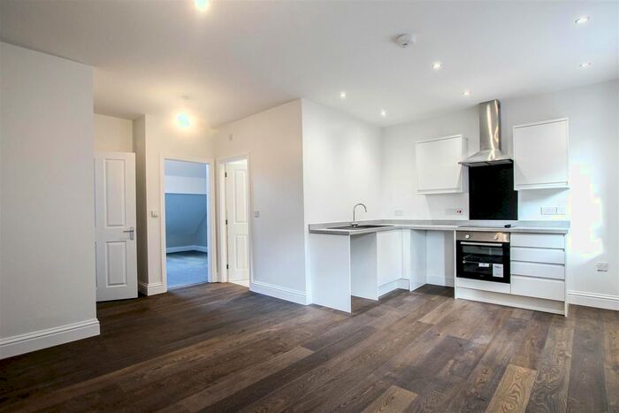 1 Bedroom Flat To Rent In Market Cross, Selby, YO8