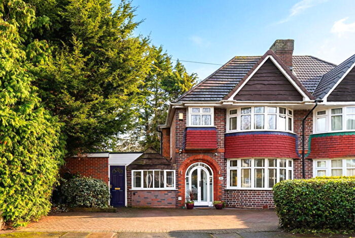 3 Bedroom Semi Detached House For Sale In Lulworth Road, Hall Green, B28