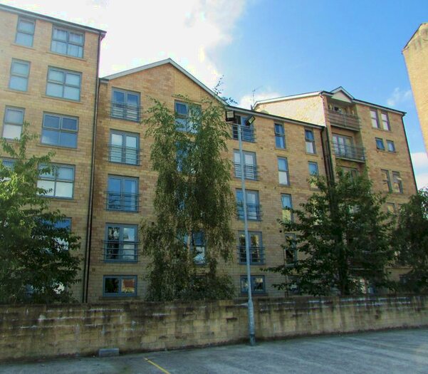 2 Bedroom Ground Flat To Rent In Westbury Street, Elland, West Yorkshire, HX5