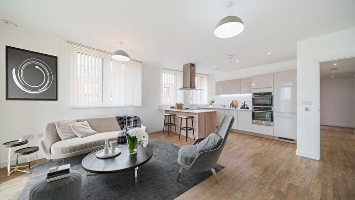 3 Bedroom Flat To Rent In Bowline Court, Telegraph Avenue, London, SE10