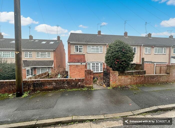 3 Bedroom End Of Terrace House For Sale In The Croft, Bristol, BS16