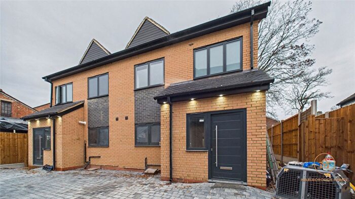 4 Bedroom Semi Detached House To Rent In Inverclyde Gardens, Chadwell Health, Essex, RM6