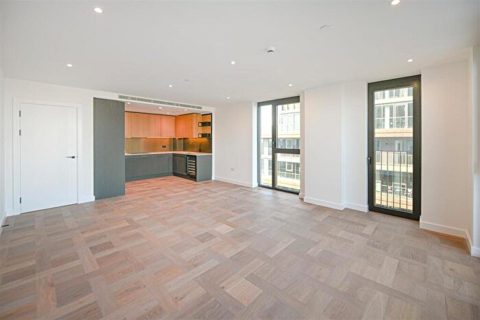 3 Bedroom Apartment To Rent In Merino Gardens, London, E1W