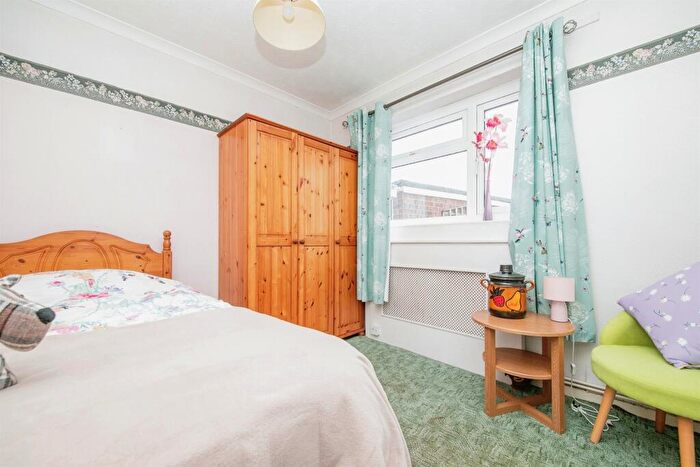 2 Bedroom Semi-Detached Bungalow For Sale In St. Bernard Road, Colchester, CO4