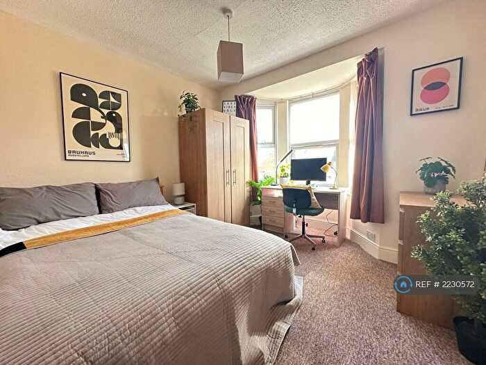 7 Bedroom Terraced House To Rent In Monks Road, Exeter, EX4