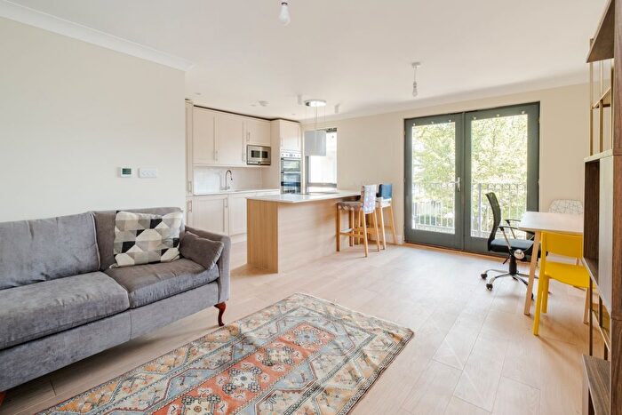 1 Bedroom Flat To Rent In Southgate Road, London, N1