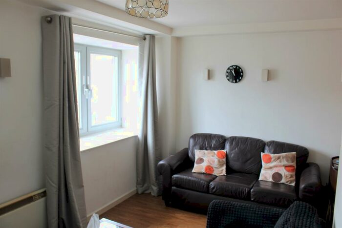 1 Bedroom Flat To Rent In Basilica, King Charles Street, Leeds, LS1