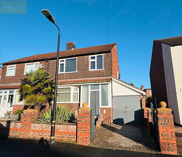 3 Bedroom Semi-Detached House For Sale In Chelsea Road, Flixton, M41