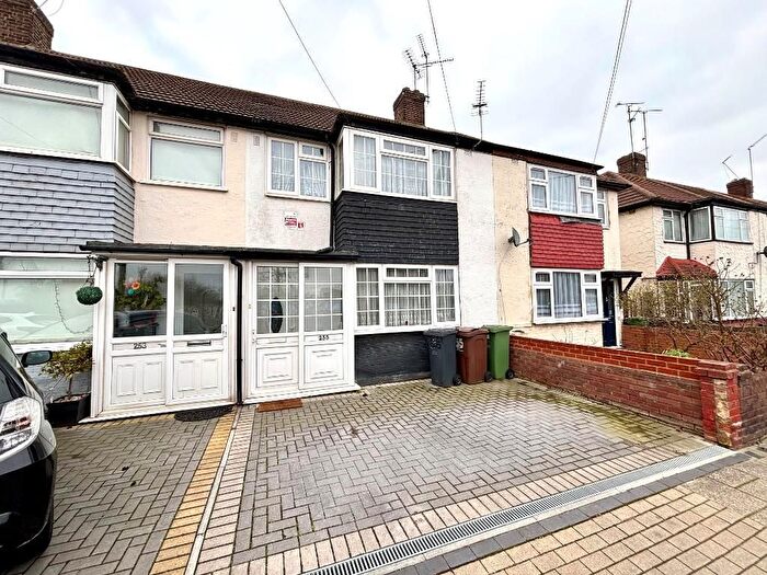 3 Bedroom Terraced House To Rent In New Road, Dagenham, Essex, RM10
