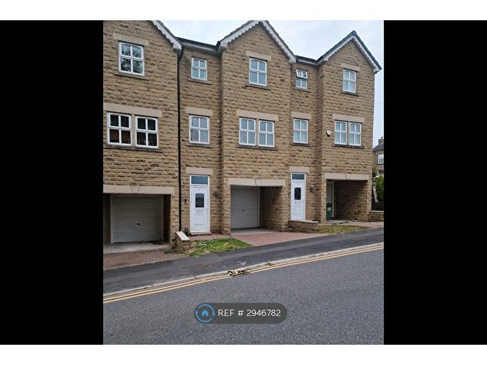 3 Bedroom Terraced House To Rent In Oakwood Mews, Batley, WF17