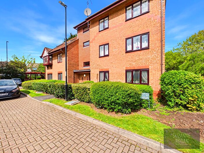 2 Bedroom Flat For Sale In Bowls Court, Chapelfields, Coventry, CV5