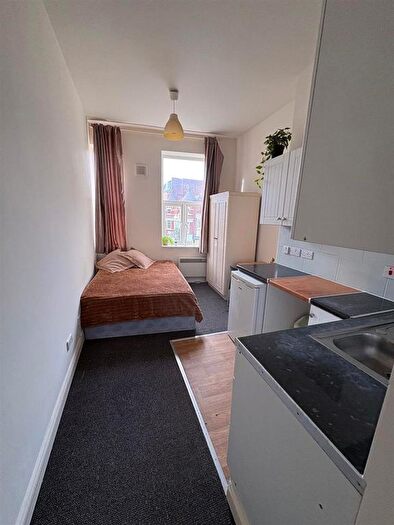 Studio To Rent In West End Lane, London, NW6
