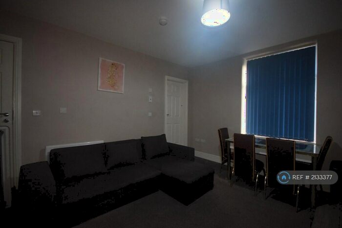 1 Bedroom Flat To Rent In North Park Road, Bradford, BD9