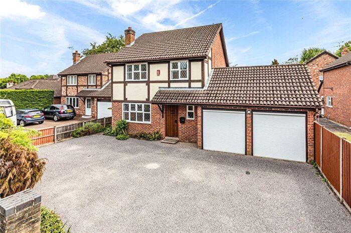 4 Bedroom Detached House For Sale In Liberty Lane, Addlestone, Surrey, KT15
