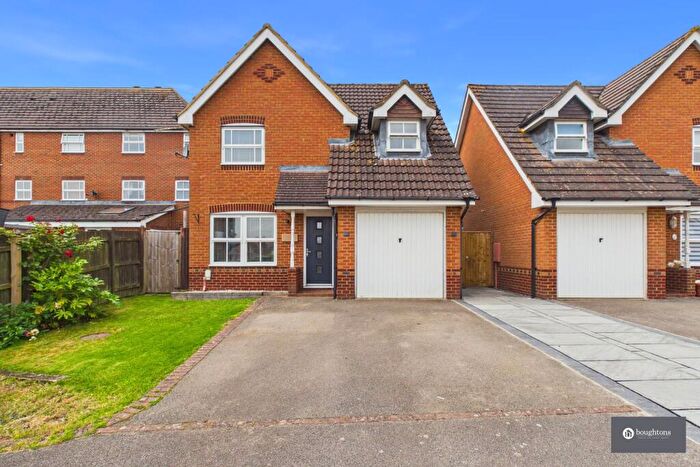 3 Bedroom Detached House For Sale In Kestrel Crescent, Brackley, NN13
