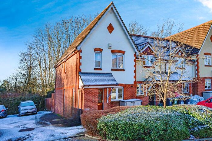 3 Bedroom End Of Terrace House For Sale In Bencroft Road, Hemel Hempstead, HP2