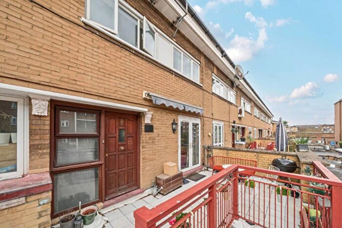 3 Bedroom Terraced House To Rent In Bronti Close, Elephant And Castle, London, SE17