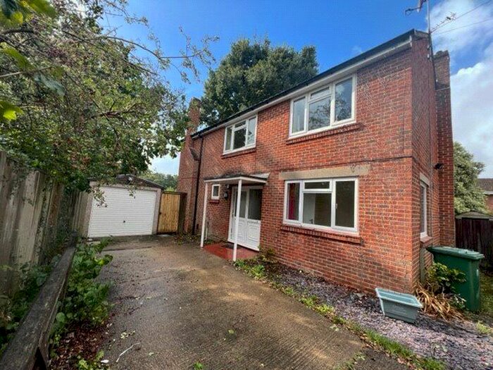 3 Bedroom Detached House To Rent In Pointout Road, Southampton, Hampshire, SO16