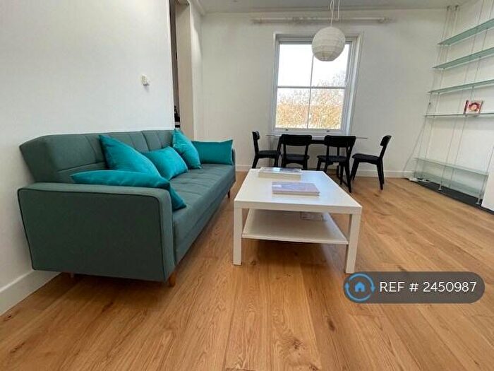 2 Bedroom Flat To Rent In Parkhill Road, London, NW3