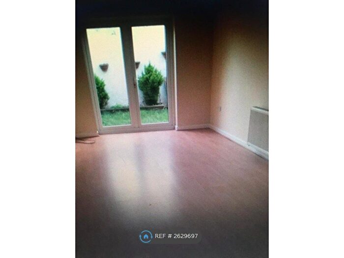 2 Bedroom Flat To Rent In Kidson Court, Portsmouth, PO2
