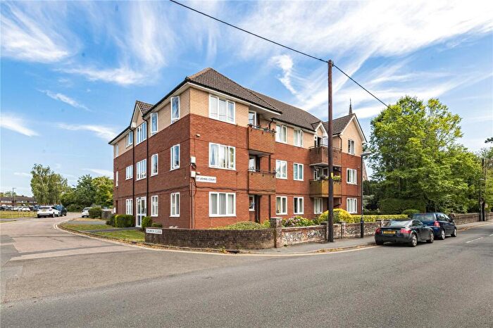 2 Bedroom Penthouse For Sale In St. Johns Road, Burgess Hill, West Sussex, RH15