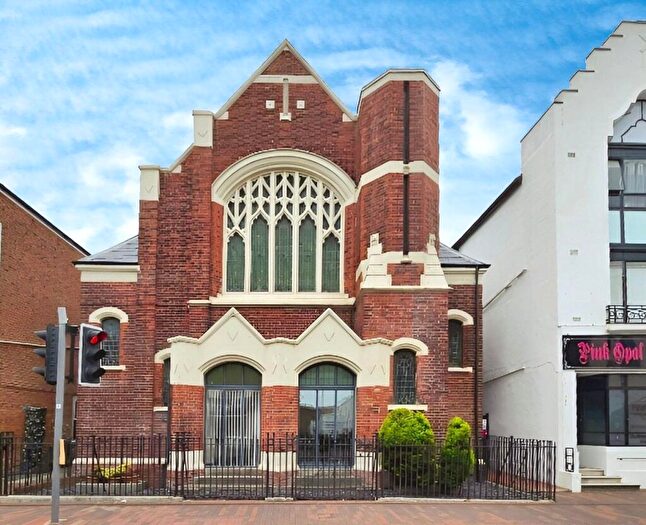 2 Bedroom Apartment For Sale In Stoke Road, Gosport, Hampshire, PO12