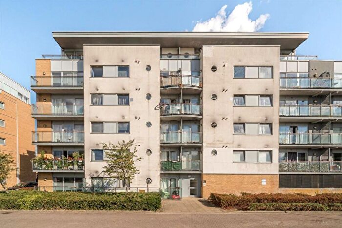 2 Bedroom Flat To Rent In Warrior Close, Thamesmead, SE28