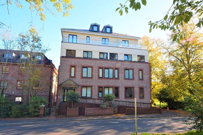 1 Bedroom Flat To Rent In South Street, Epsom, Surrey, KT18
