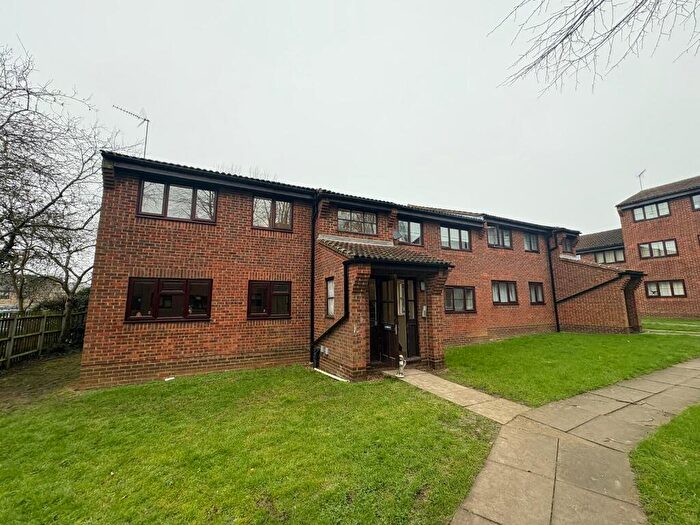 2 Bedroom Flat To Rent In Clematis Tye, Chelmsford, Essex, CM1