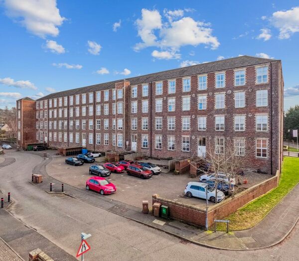 2 Bedroom Flat For Sale In Woolcarders Court, Cambusbarron, Stirling, FK7