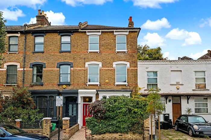 4 Bedroom Terraced House For Sale In Plimsoll Road, London, N4