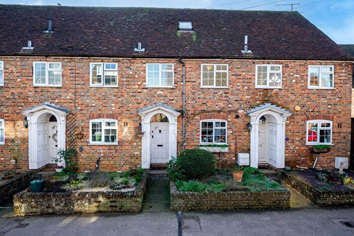 4 Bedroom Terraced House For Sale In High Street, Markyate, AL3