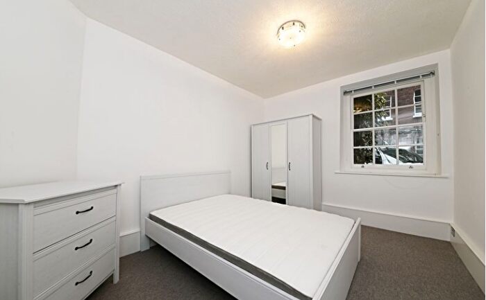 3 Bedroom Flat To Rent In Bidborough Street, London, WC1H