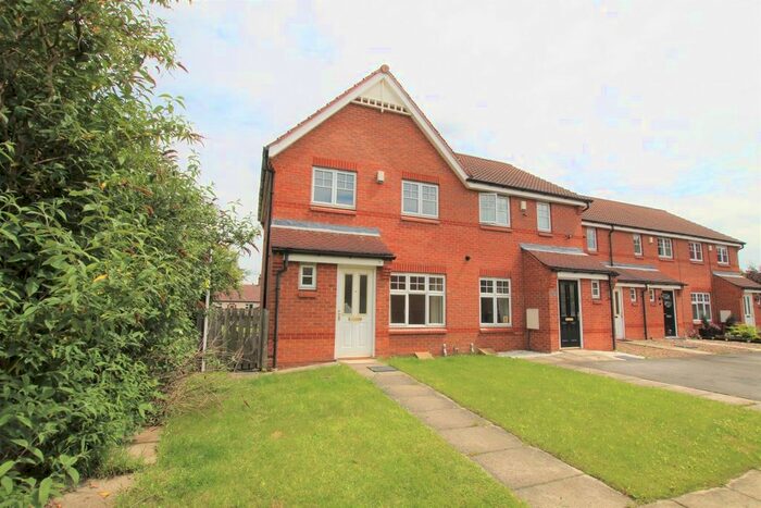 3 Bedroom Property To Rent In Mill Chase Road, Wakefield, WF2