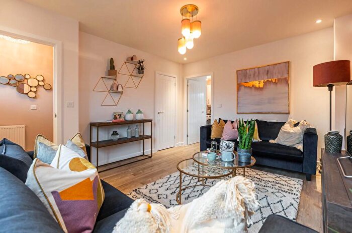 3 Bedroom Semi-Detached House For Sale In Wheatsheaf Road, Wimborne Minster, BH21