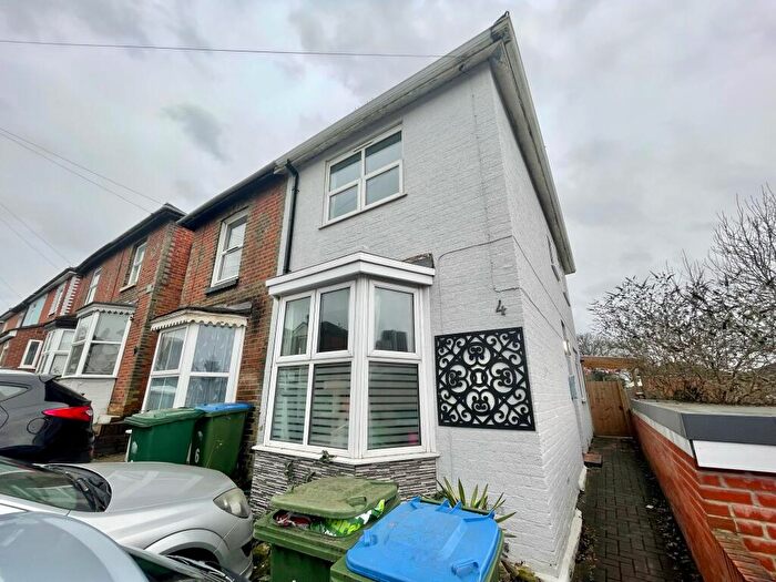 2 Bedroom House To Rent In Weston Grove Road, Woolston, Southampton, SO19