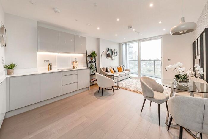 2 Bedroom Flat For Sale In Yelverton Road, Battersea, SW11