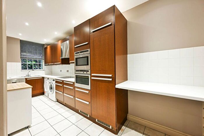 2 Bedroom Flat For Sale In Circus Road, St John's Wood, London, NW8