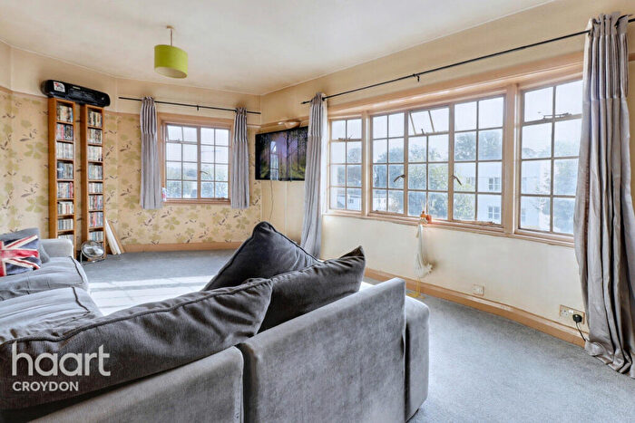 1 Bedroom Flat For Sale In Brighton Road, South Croydon, CR2