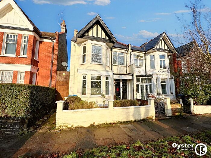 2 Bedroom Flat To Rent In Tewkesbury Terrace, London, N11